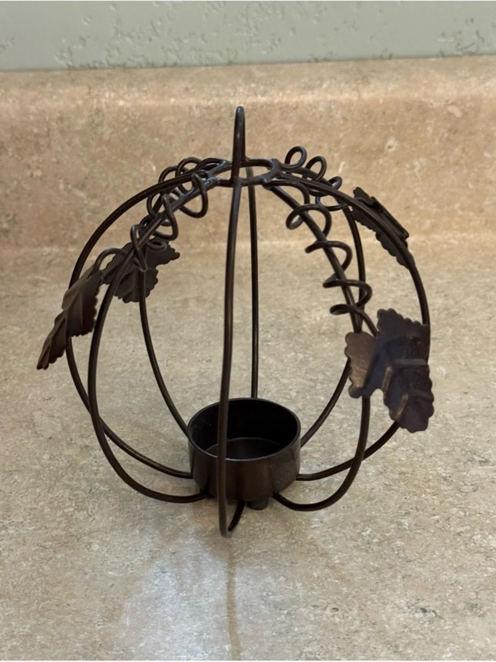 🫶🏻 Decorative Metal Pumpkin Tealight Holder - Black